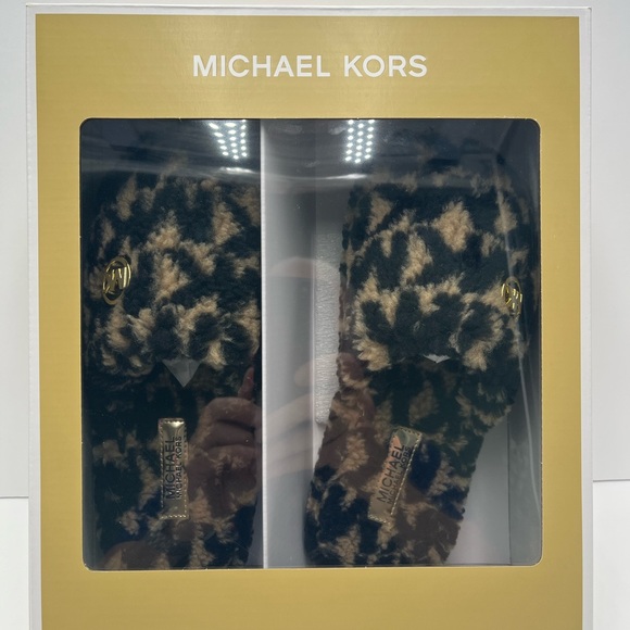 💥 MICHAEL KORS Alexis Closed Toe Slipper - Picture 2 of 7